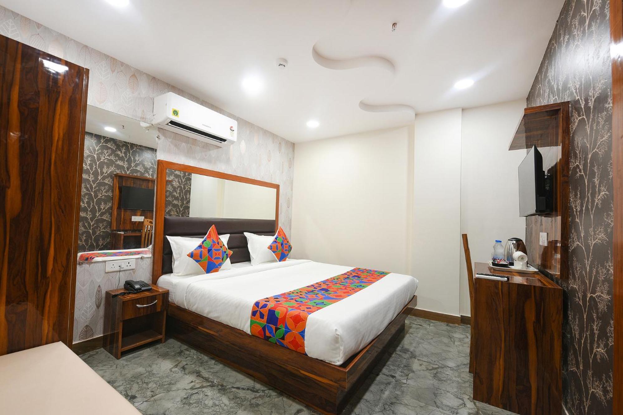 Fabhotel Mona Continental - Nr Laxmi Nagar It Hub Nueva Delhi Exterior foto