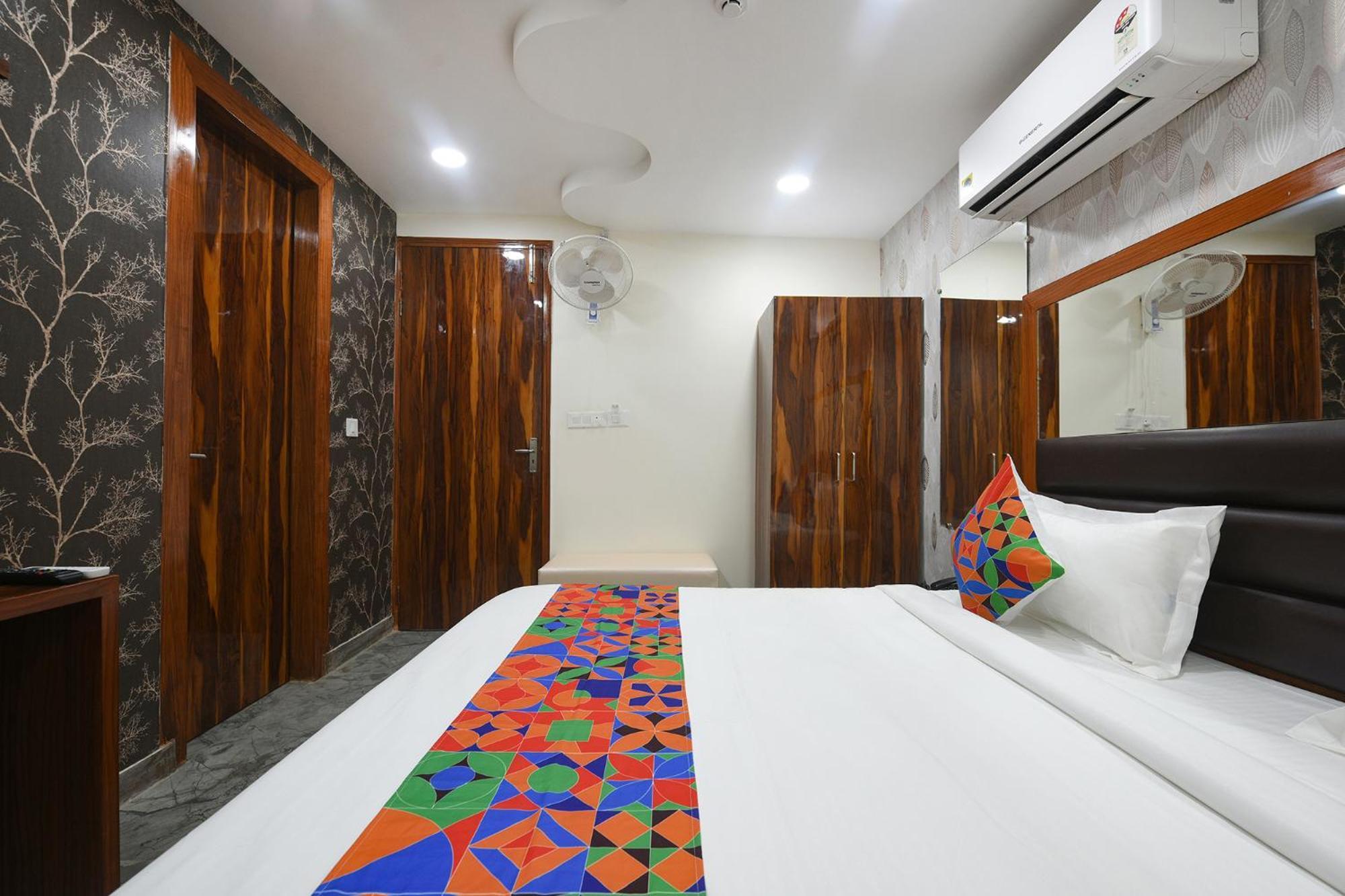 Fabhotel Mona Continental - Nr Laxmi Nagar It Hub Nueva Delhi Exterior foto