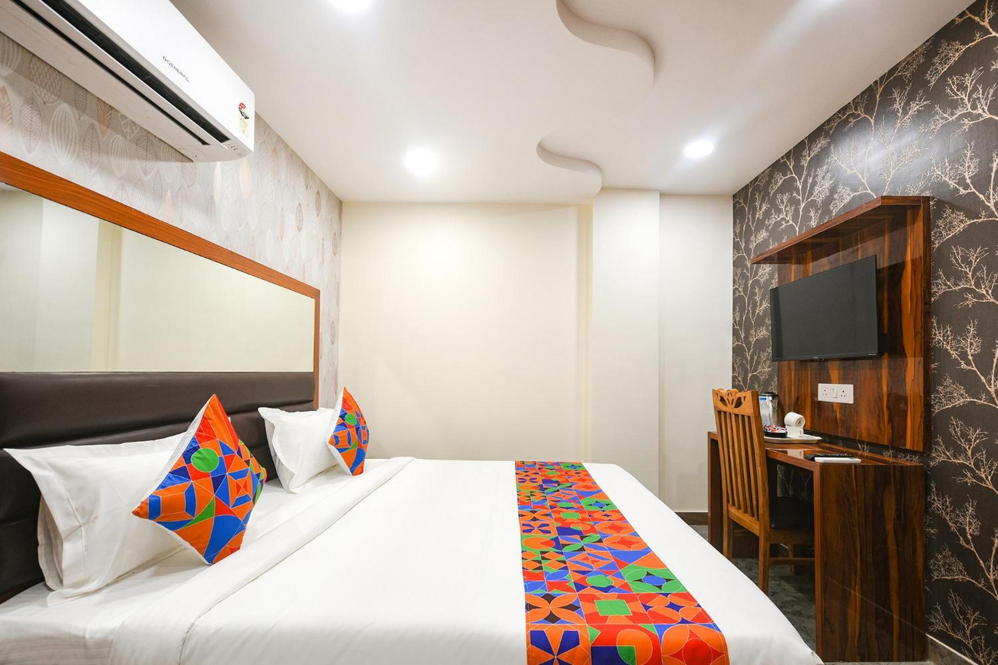 Fabhotel Mona Continental - Nr Laxmi Nagar It Hub Nueva Delhi Exterior foto