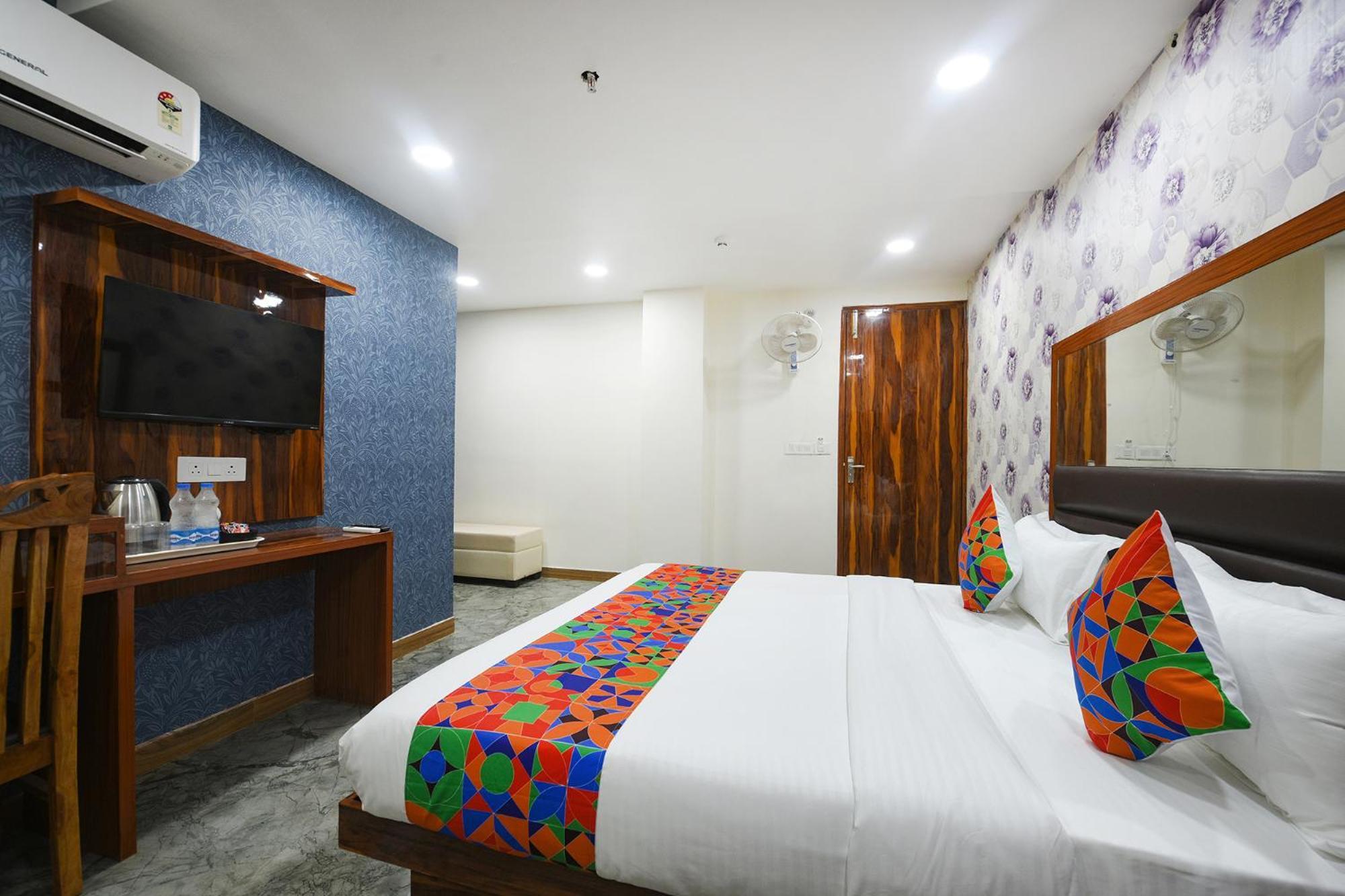 Fabhotel Mona Continental - Nr Laxmi Nagar It Hub Nueva Delhi Exterior foto